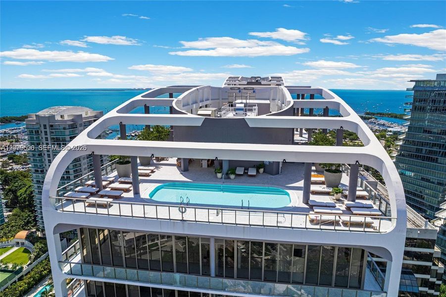 Condo located in Miami, FL showcasing its design and architecture (Image 26).
