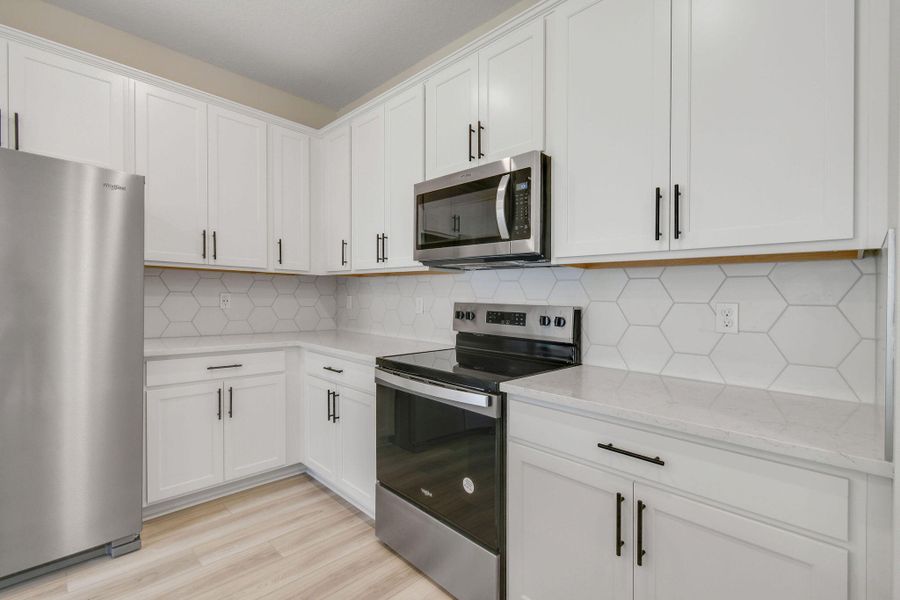 LUXE NATURAL KITCHEN