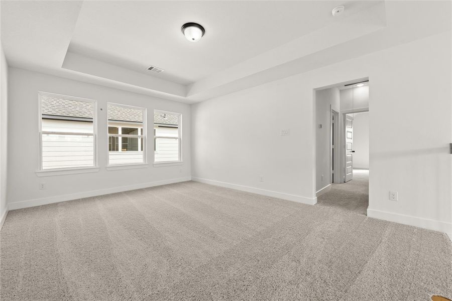 Spacious, unfurnished interior of a new home in Kresston, Montgomery (Image 18).