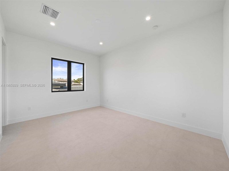 Spacious, unfurnished interior of a new home in , Hollywood (Image 59).