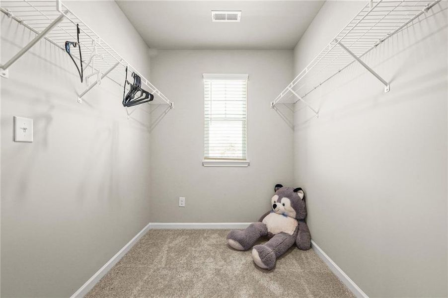 Spacious, unfurnished interior of a new home in Berkeley Lakes, Locust Grove (Image 32).