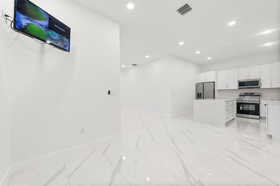 Image 18 of a home in . Image 18 of a home in .