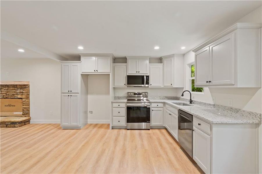 Furnished interior view inside a new home in , Dahlonega (Image 4).