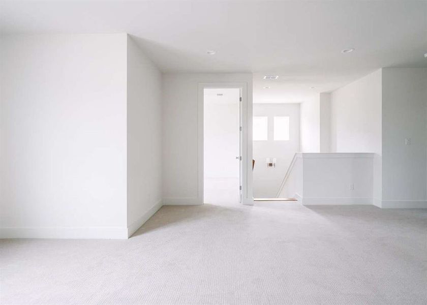 Spacious, unfurnished interior of a new home in , Aledo (Image 25).