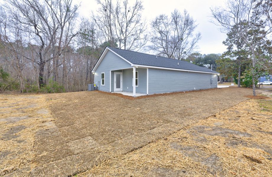 Exterior details and patio area of a home in , Summerville (Image 28).