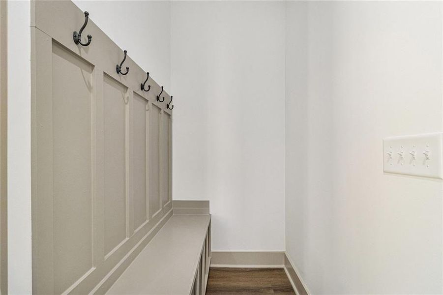 Spacious, unfurnished interior of a new home in , Oxford (Image 30).