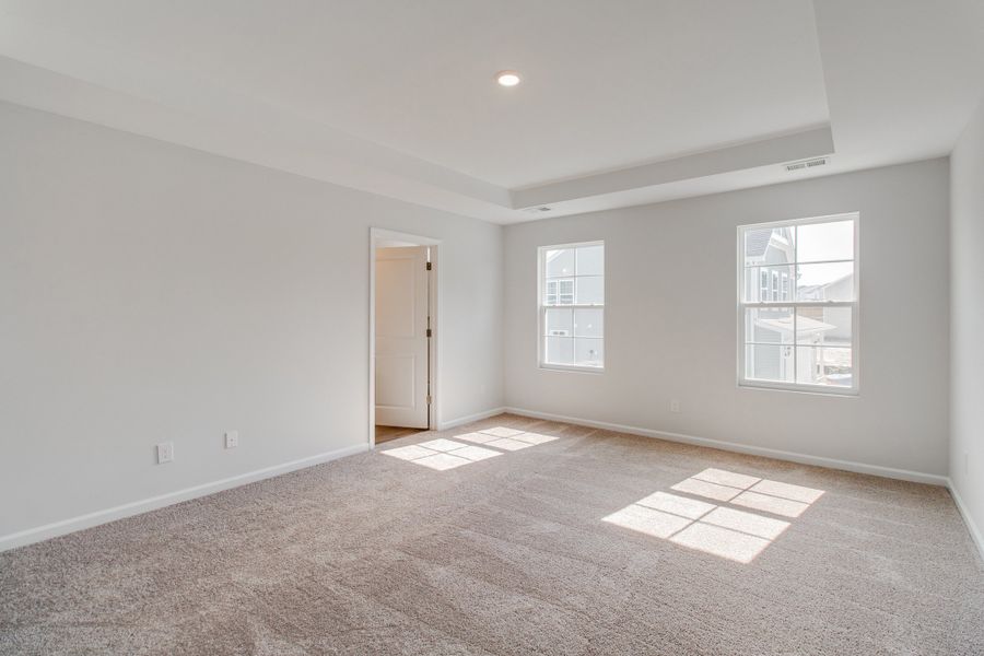 Spacious, unfurnished interior of a new home in Ellington, Elgin (Image 27).