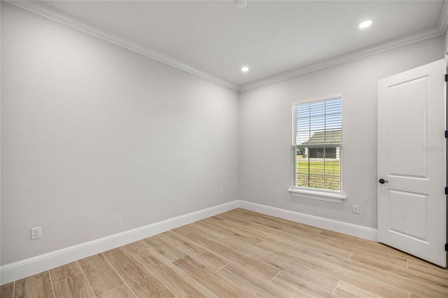 Spacious, unfurnished interior of a new home in , Ocala (Image 31).