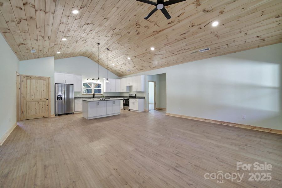 Spacious, unfurnished interior of a new home in , Lancaster (Image 18).