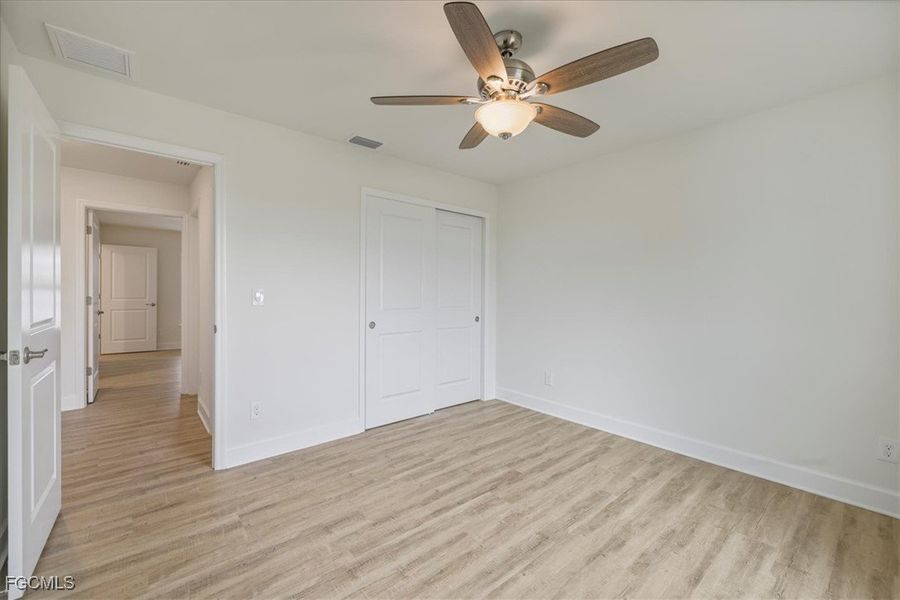 Spacious, unfurnished interior of a new home in Cape Coral, Cape Coral (Image 28).