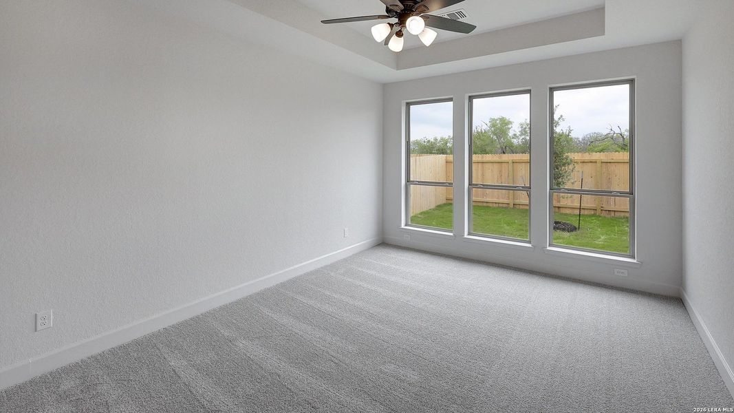 Spacious, unfurnished interior of a new home in Haby Hill, San Antonio (Image 14).