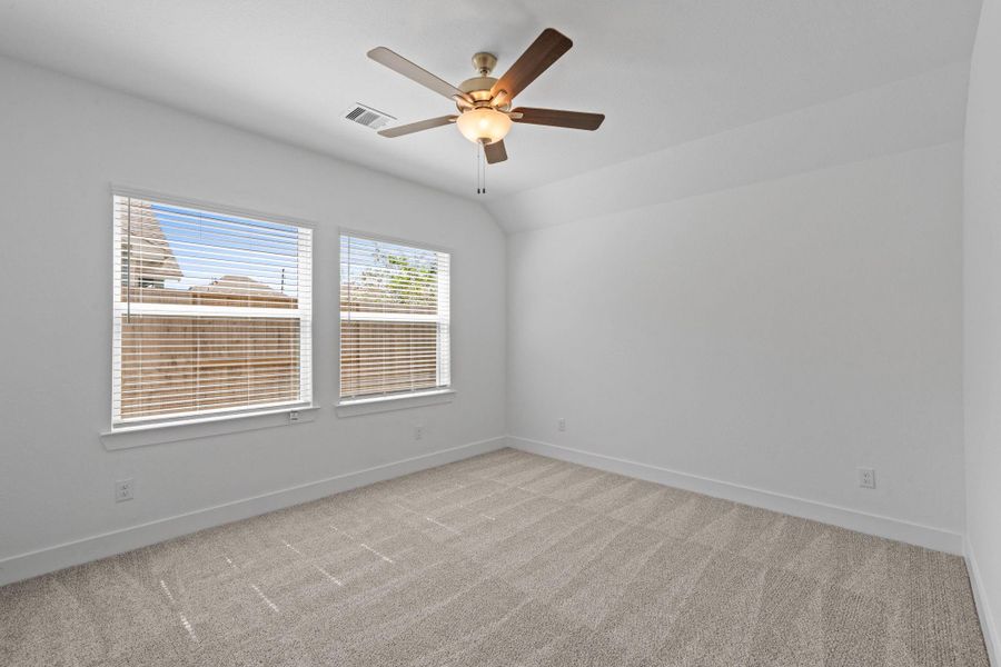 Spacious, unfurnished interior of a new home in Meridiana, Iowa Colony (Image 19).