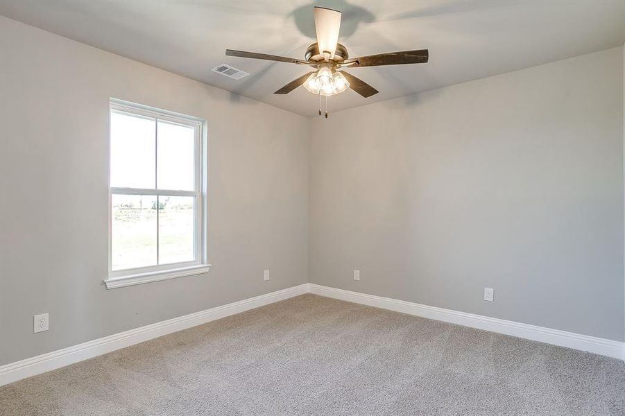 Spacious, unfurnished interior of a new home in , Palmer (Image 33).