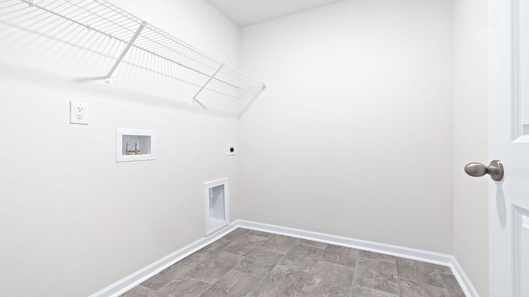 Spacious, unfurnished interior of a new home in Sage Grove, Lyman (Image 27).