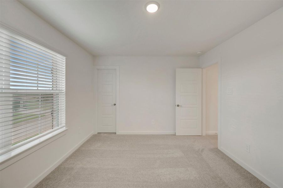 Spacious, unfurnished interior of a new home in Lone Star Landing, Montgomery (Image 21).