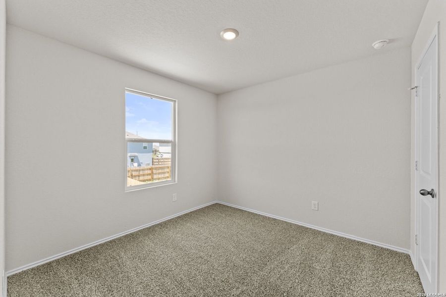 Spacious, unfurnished interior of a new home in Swenson Heights, Seguin (Image 15).