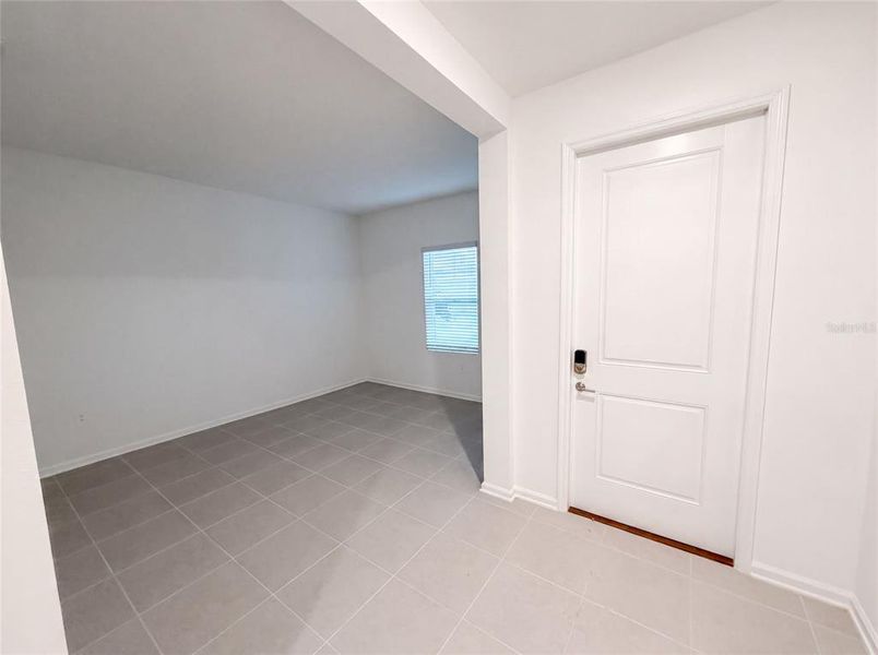Spacious, unfurnished interior of a new home in Meadow Pointe, Groveland (Image 21).