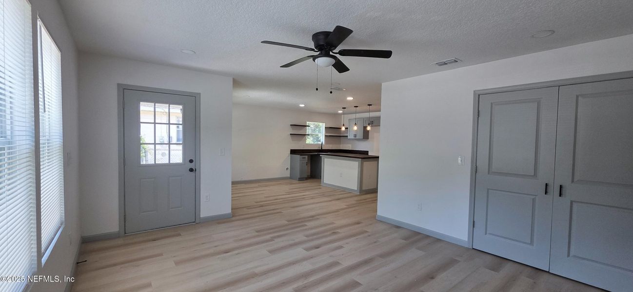 Spacious, unfurnished interior of a new home in , Jacksonville (Image 10).