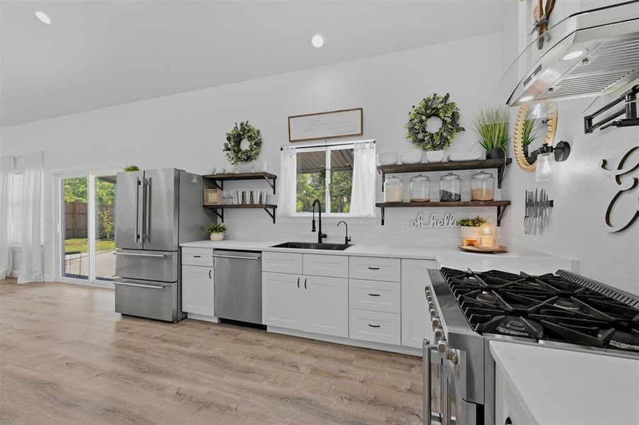 Furnished interior view inside a new home in , Gainesville (Image 6).