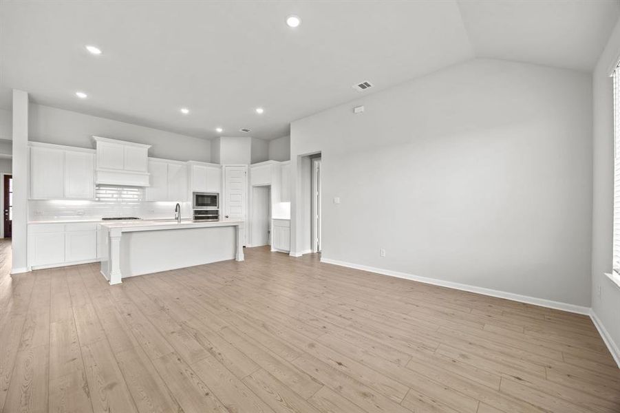 7-web-or-mls-605-bonnie-rose-ln