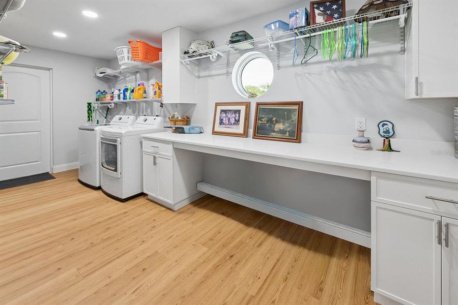 Furnished interior view inside a new home in , Chiefland (Image 16).