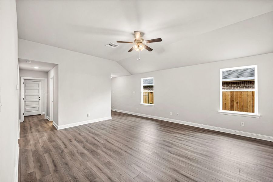 Spacious, unfurnished interior of a new home in , Dickinson (Image 9).