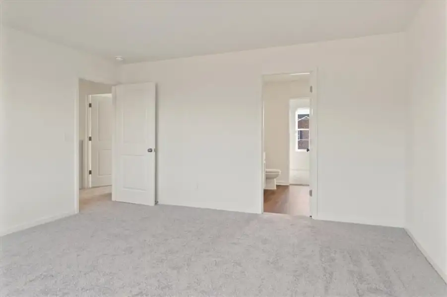 Spacious, unfurnished interior of a new home in The Ridge at Twin Rivers, Covington (Image 21).