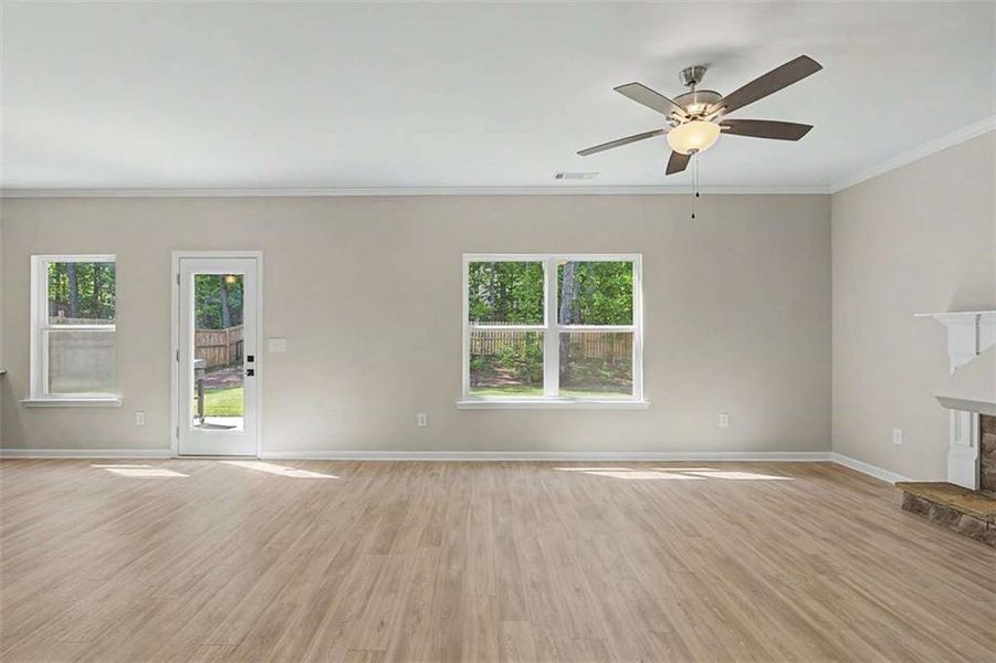 Spacious, unfurnished interior of a new home in Traditions at Cedarcrest, Dallas (Image 25).