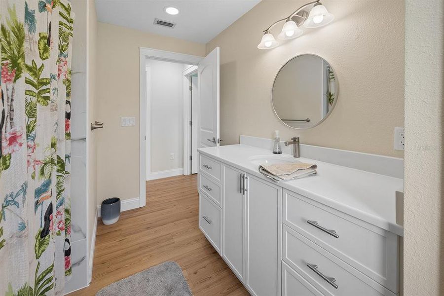 Furnished interior view inside a new home in , Chiefland (Image 36).