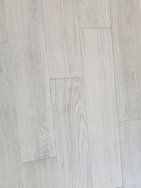 Close-up of interior finishes inside a home in Rocky Top, Krum (Image 9).