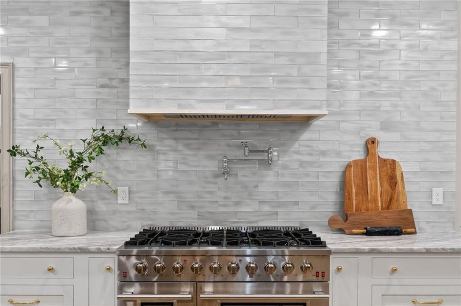 Close-up of interior finishes inside a home in , Carrollton (Image 21).