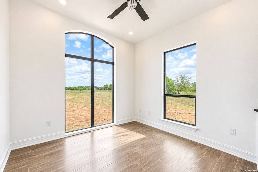 Spacious, unfurnished interior of a new home in , Floresville (Image 19).