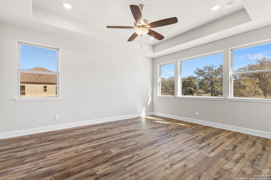 Spacious, unfurnished interior of a new home in Pradera Ridge, Floresville (Image 15). Spacious, unfurnished interior of a new home in Pradera Ridge, Floresville (Image 15).
