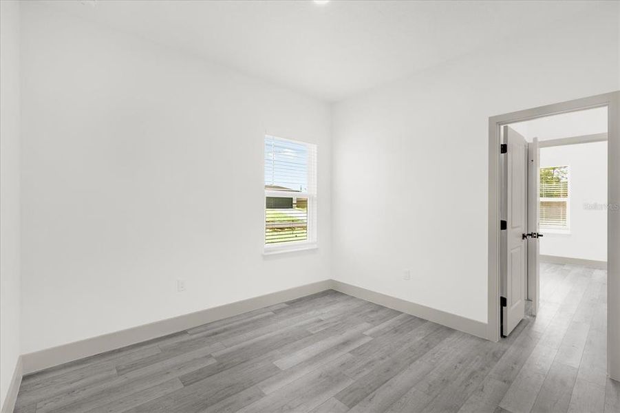Spacious, unfurnished interior of a new home in , Ocala (Image 15).