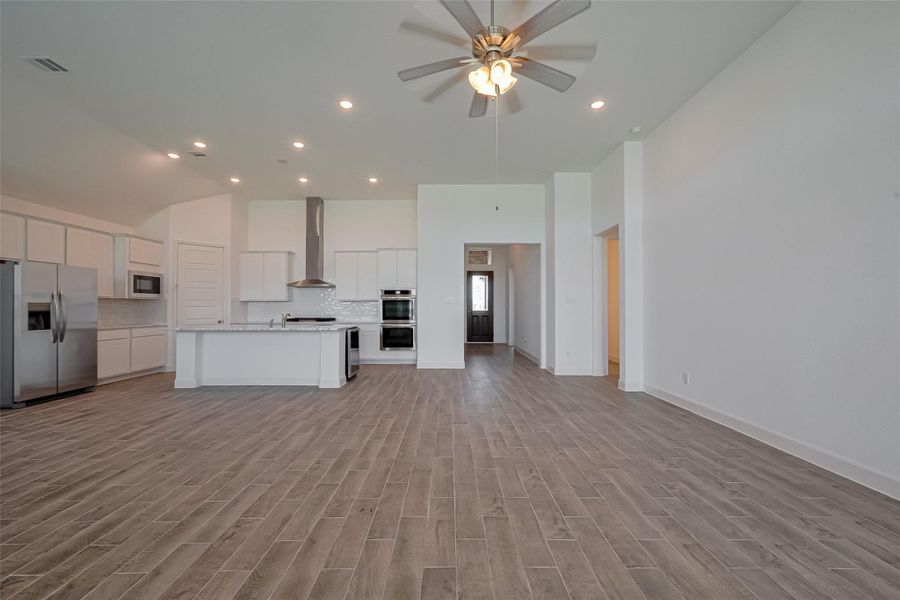 Spacious, unfurnished interior of a new home in Lago Mar, Texas City (Image 24). Spacious, unfurnished interior of a new home in Lago Mar, Texas City (Image 24).
