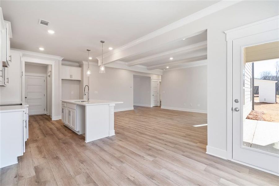 Spacious, unfurnished interior of a new home in Rosewood Lake Estates, Hoschton (Image 32).