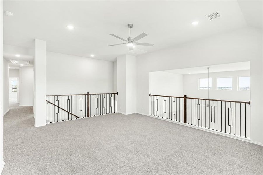 Spacious, unfurnished interior of a new home in Chaparral Park, Oak Point (Image 29). Spacious, unfurnished interior of a new home in Chaparral Park, Oak Point (Image 29).