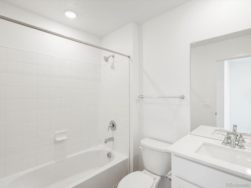 Furnished interior view inside a new home in Skyview at High Point, Aurora (Image 7). Furnished interior view inside a new home in Skyview at High Point, Aurora (Image 7).