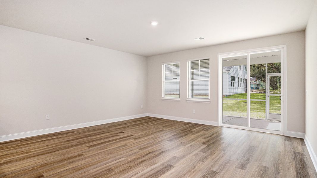 Spacious, unfurnished interior of a new home in Shell Pointe, Gilbert (Image 18). Spacious, unfurnished interior of a new home in Shell Pointe, Gilbert (Image 18).