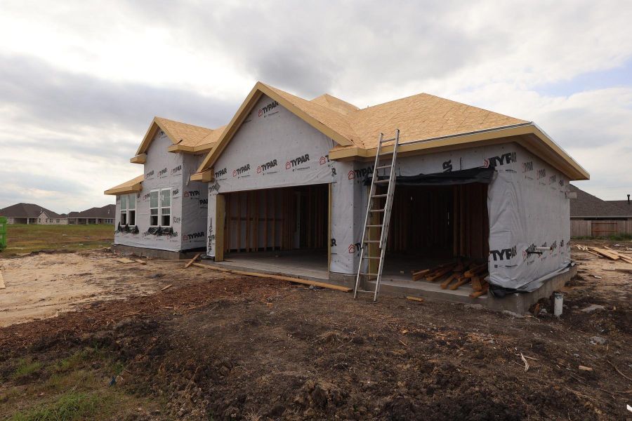 One story home with 4 beds, 2.5 baths, and 4 car tandem garage