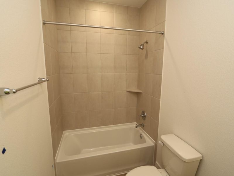 Furnished interior view inside a new home in Lago Mar, Santa Fe (Image 6). Furnished interior view inside a new home in Lago Mar, Santa Fe (Image 6).