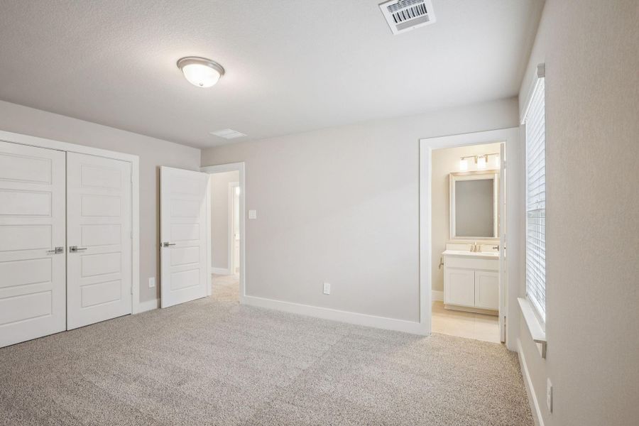 Spacious, unfurnished interior of a new home in Montgomery Oaks - Estate, Conroe (Image 29). Spacious, unfurnished interior of a new home in Montgomery Oaks - Estate, Conroe (Image 29).