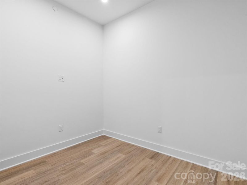 Spacious, unfurnished interior of a new home in , Asheville (Image 22).