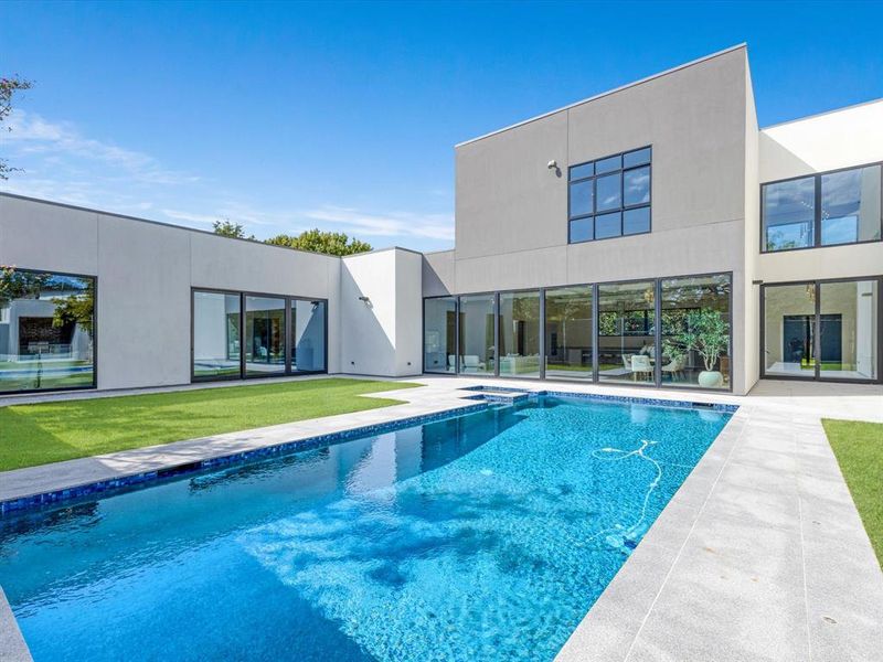 Image 22 of a home in .