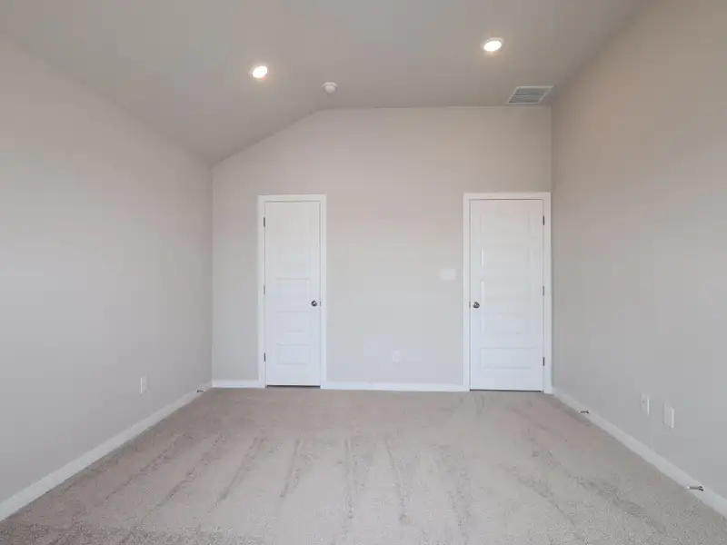 Spacious, unfurnished interior of a new home in Heritage, Dripping Springs (Image 6).
