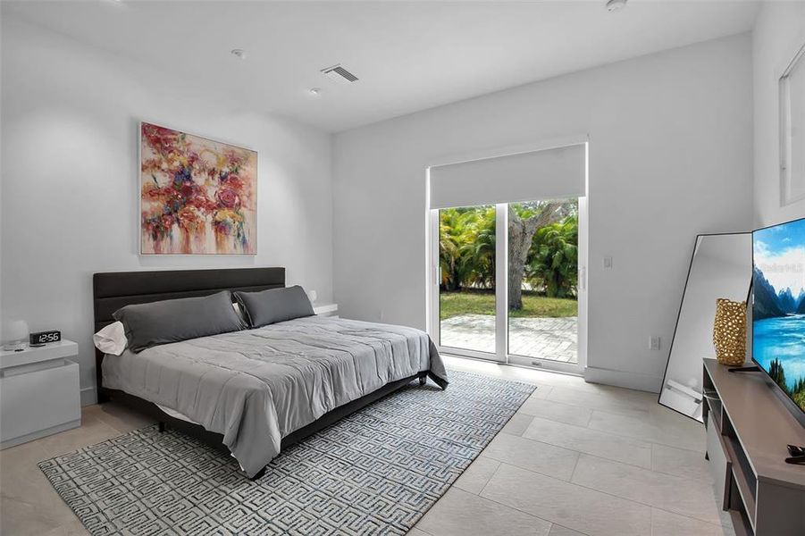 Furnished interior view inside a new home in , Sarasota (Image 17).