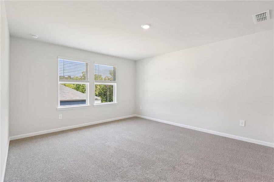 Spacious, unfurnished interior of a new home in The Oaks at Dawson, Dawsonville (Image 13).