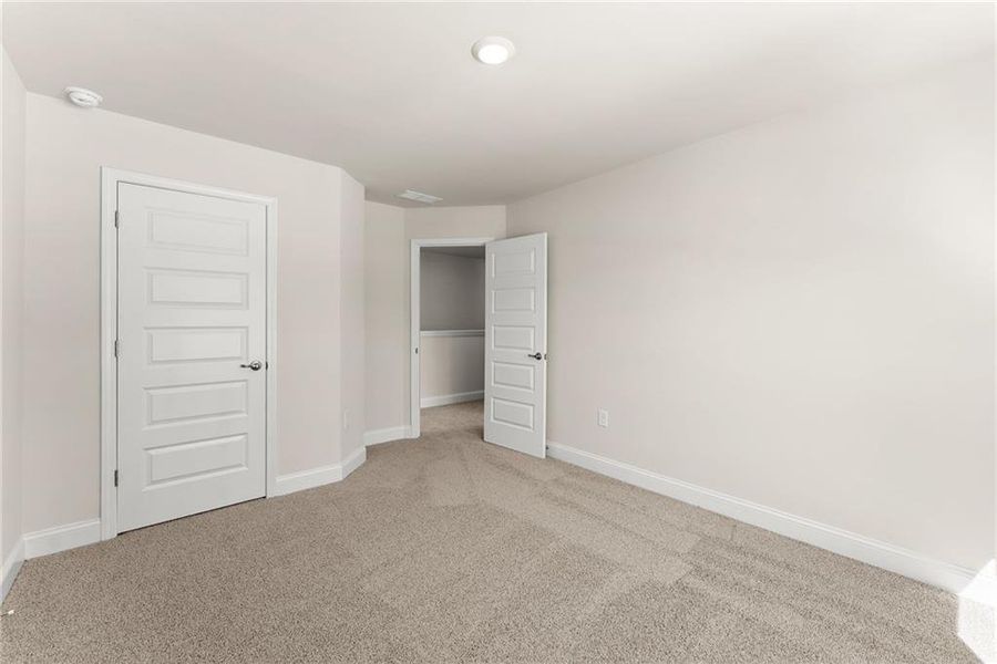 Spacious, unfurnished interior of a new home in Magnolia Villas, Cornelia (Image 35).