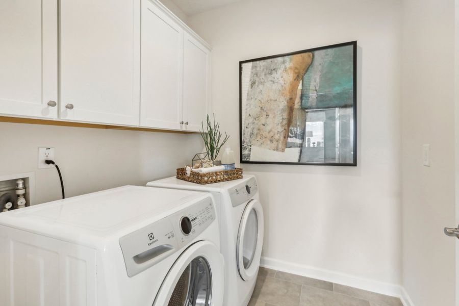 *This is a marketing photo. Colors/options may be different.*