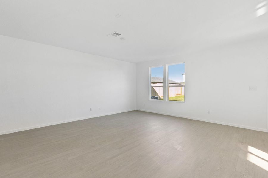 Spacious, unfurnished interior of a new home in Montgomery Bend, Montgomery (Image 19).